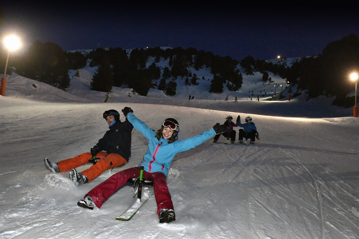 Snooc bei Nacht in Chamrousse