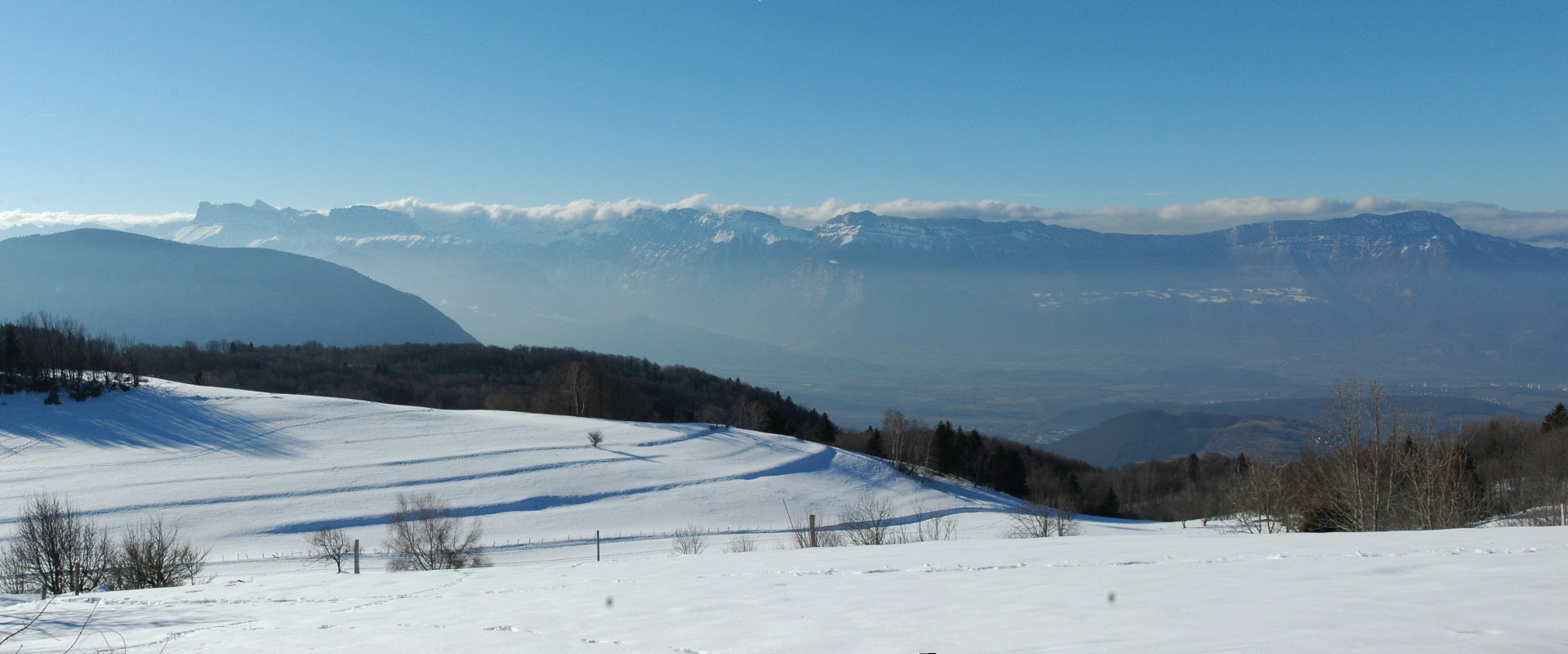 Vue dégagée sur le Vercors en descendant sur Vizille