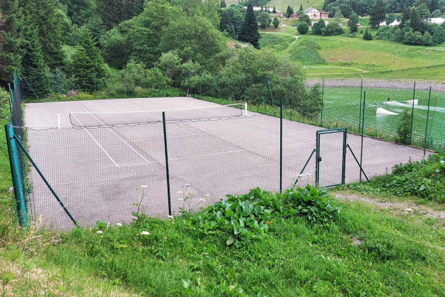 Lake Grenouillère tennis court Chamrousse