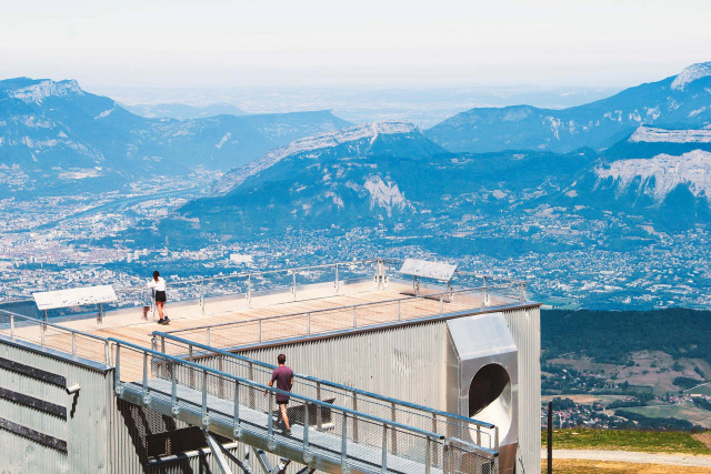 Croix Chamrousse Grésivaudan rooftop viewpoint