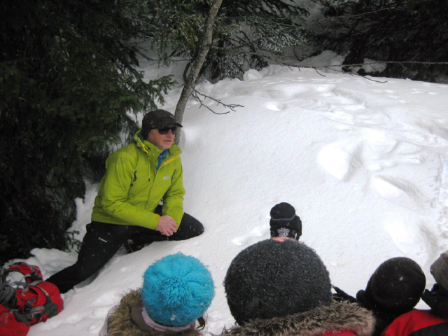 Accompanying snowshoe outing Olivier Bizet