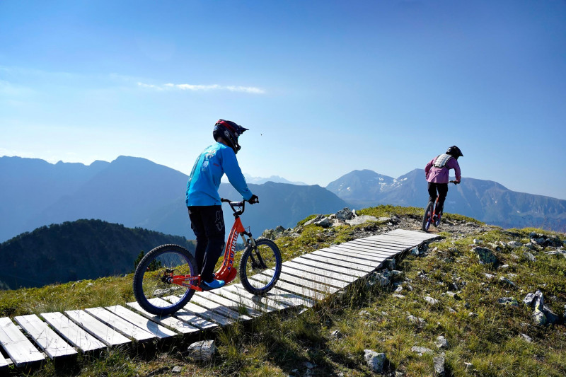 Chamrousse bike park piste vtt engin descente station montagne grenoble isère alpes france