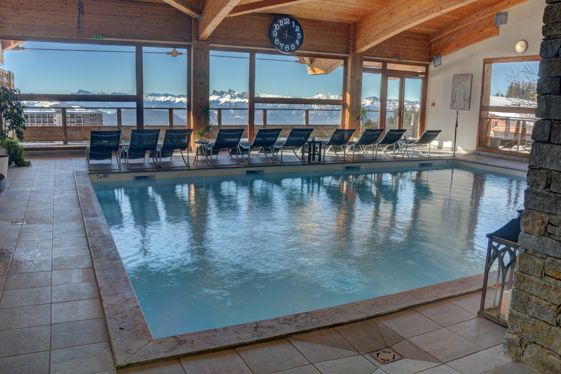 Chamrousse spa swimming pool hammam sauna hot tub winter ski resort mountain grenoble isere french alps france - © Spa les Flocons