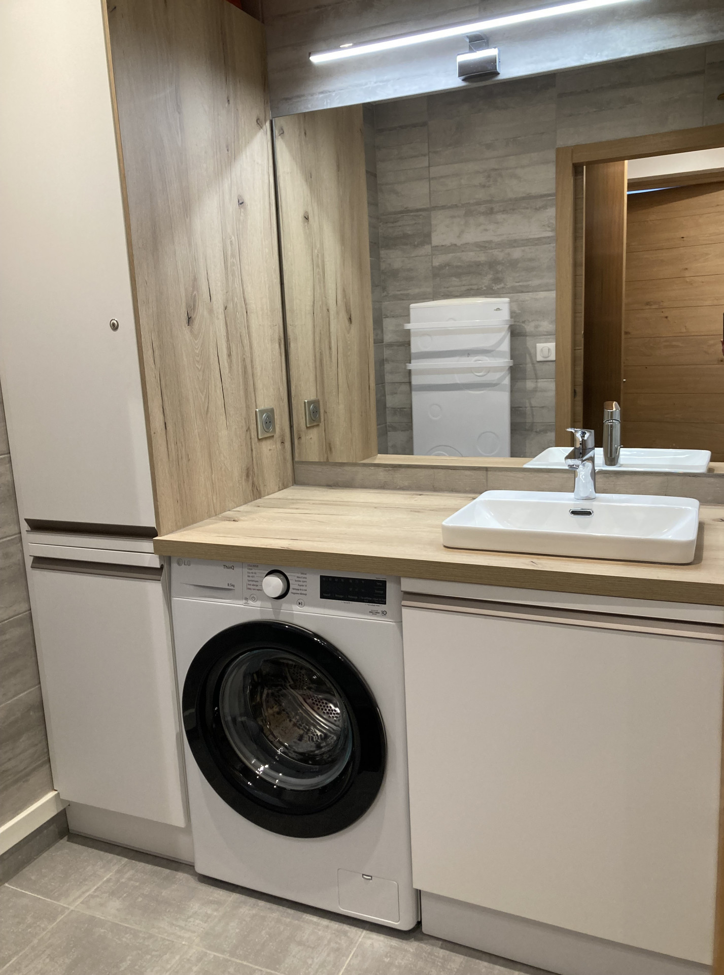 salle-de-bain-avec-lave-linge-4563702