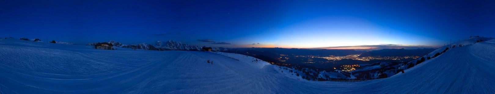 Webcam Chamrousse 2150 - Les Crêtes Webcam Chamrousse 2150 - Les Crêtes